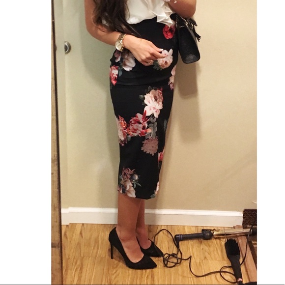 Zara Dresses & Skirts - ZARA Black floral print pencil skirt